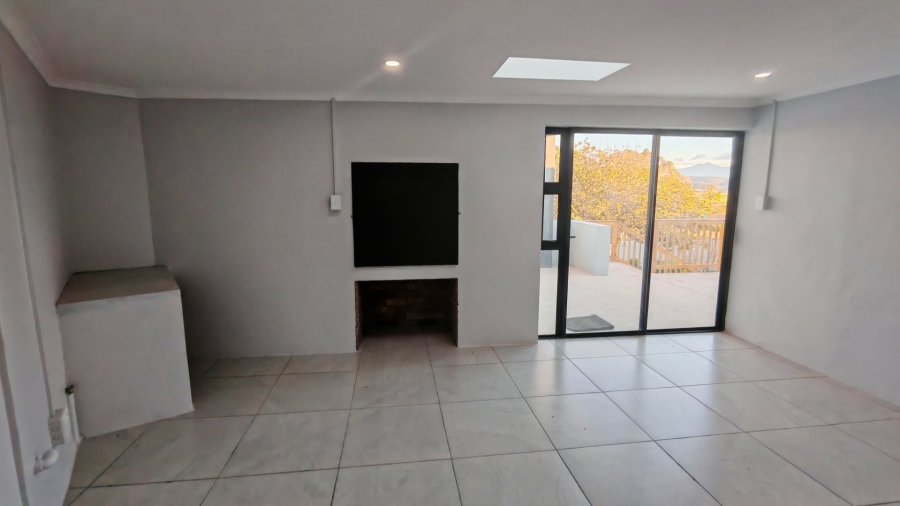 5 Bedroom Property for Sale in Fraaiuitsig Western Cape